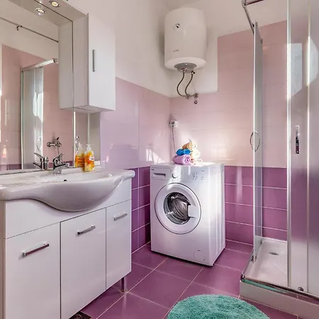 Holiday home In With Kitchen *