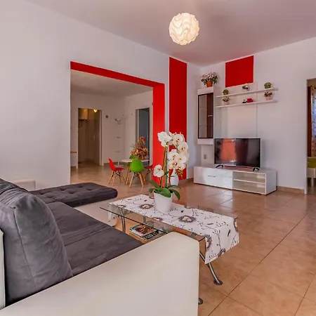 In With Kitchen