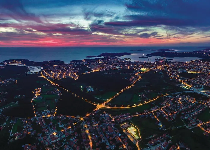 In With Kitchen Šišan