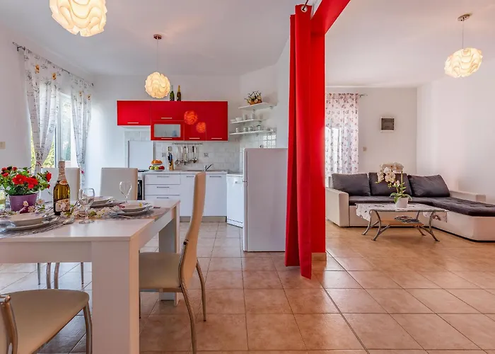 In With Kitchen * Šišan