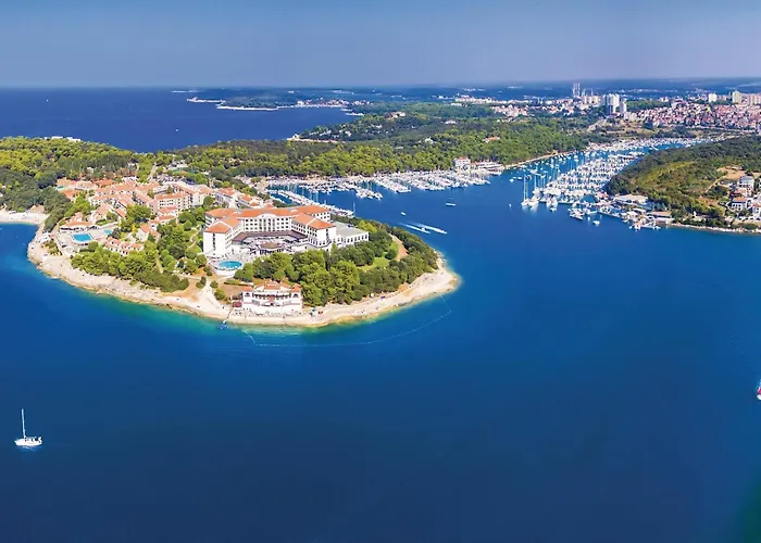 In With Kitchen Šišan